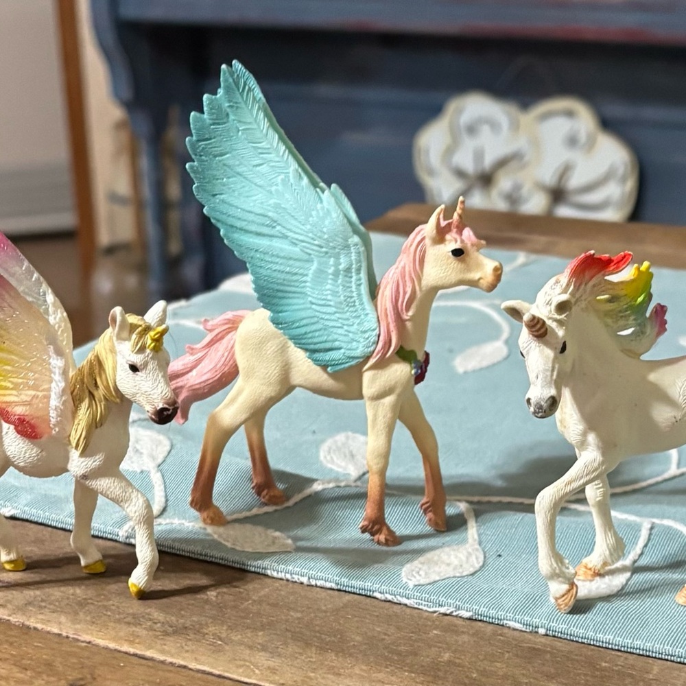Schleich Pegasus and Unicorn foals set of 3